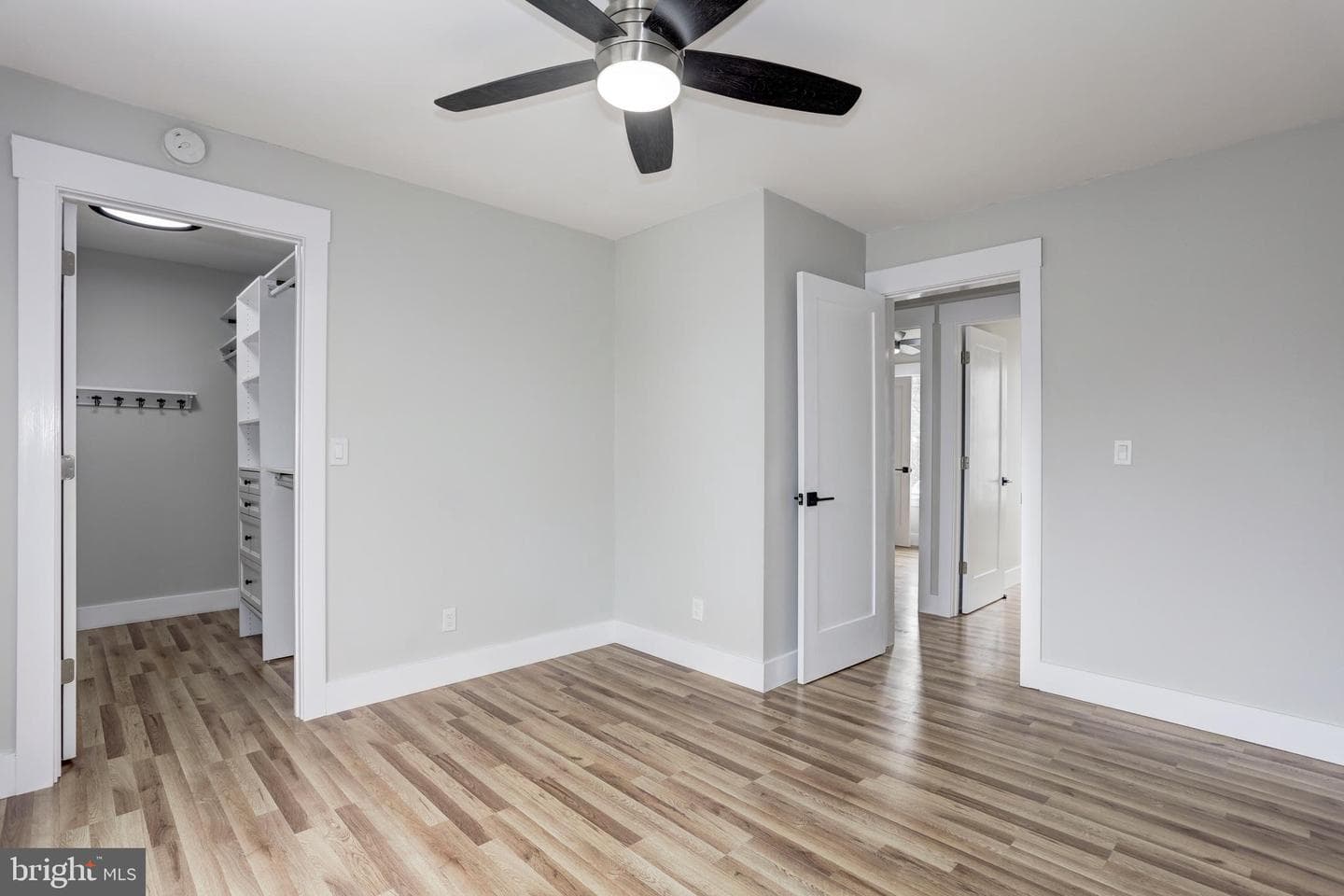 1366 Valley Place SE photo 17