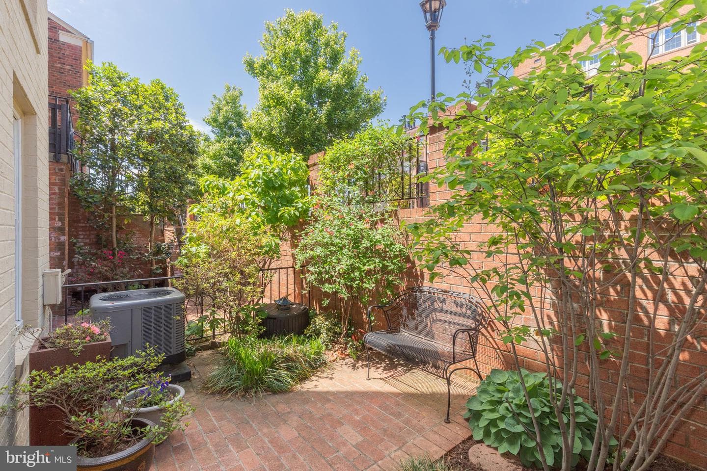 1662 Beekman Place NW #d photo 51