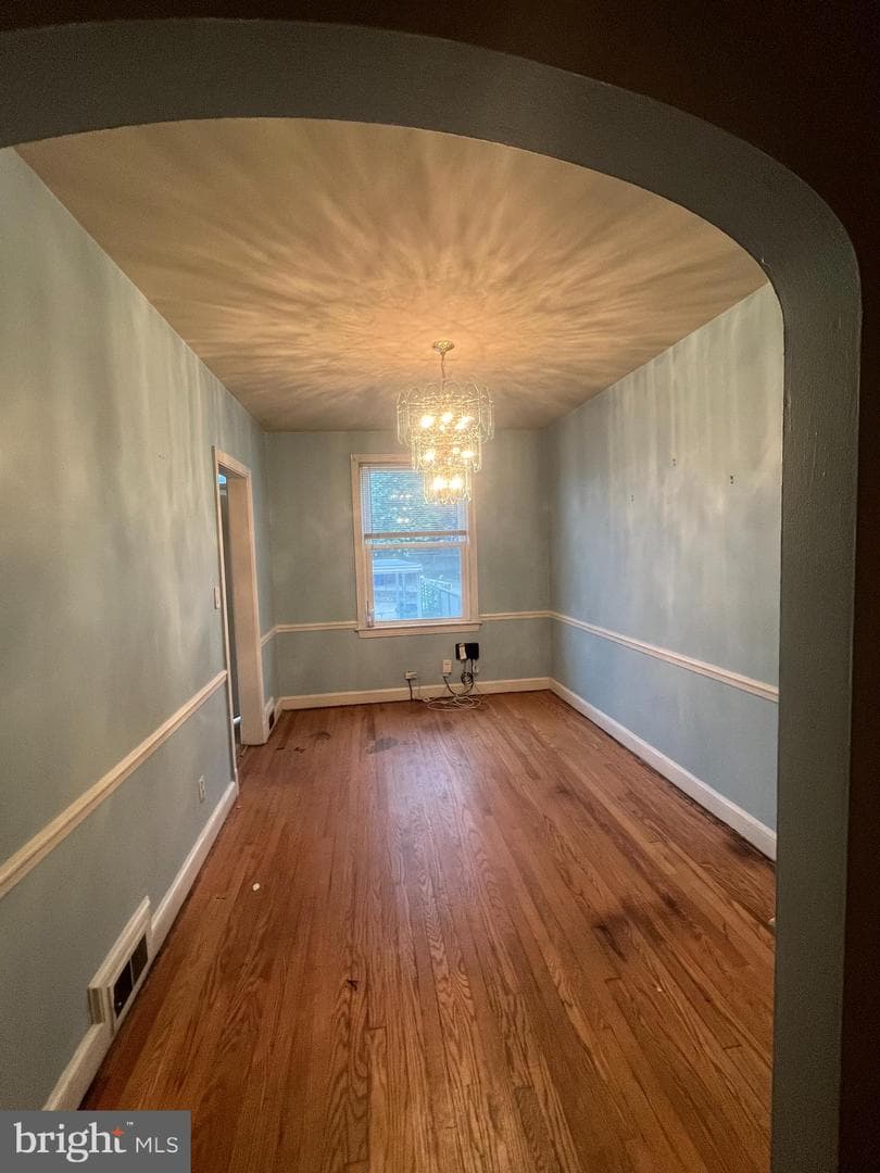 28 Hawaii Avenue NE photo 2