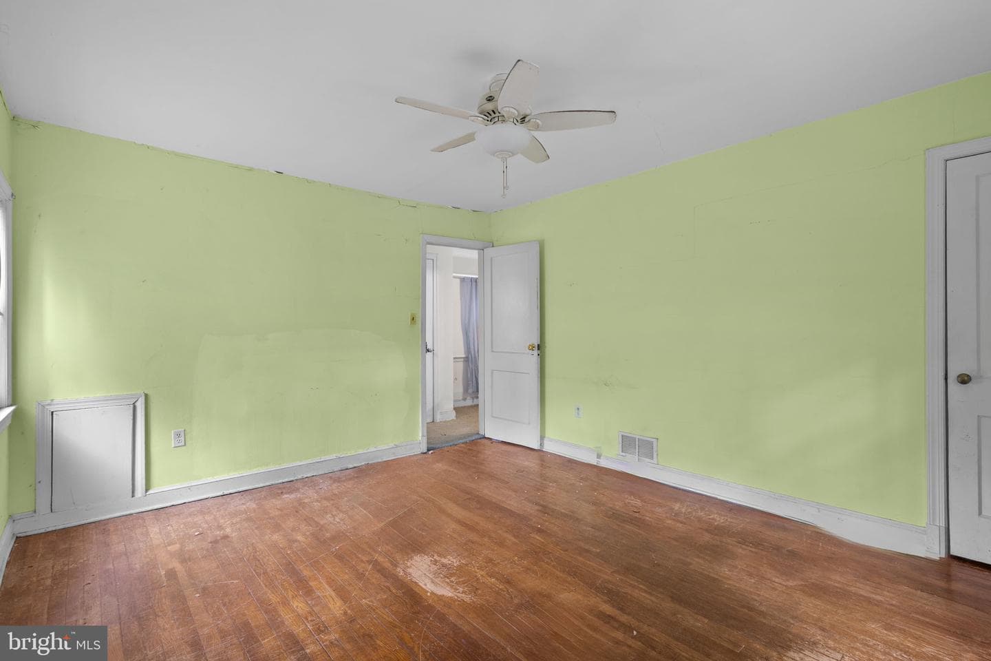 1711 Girard Street NE photo 13