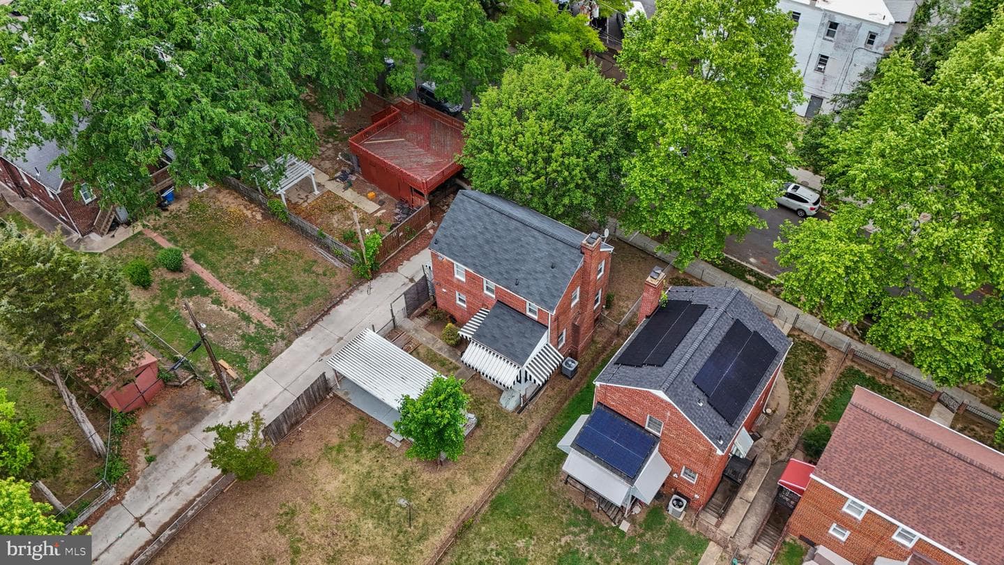 1711 Girard Street NE photo 30