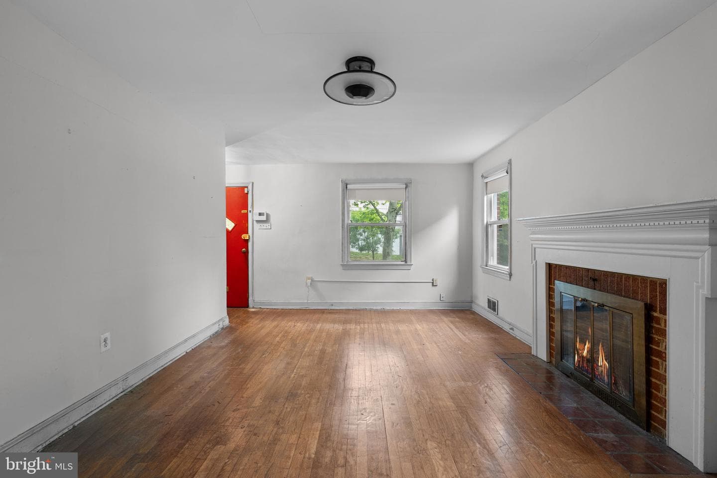 1711 Girard Street NE photo 6