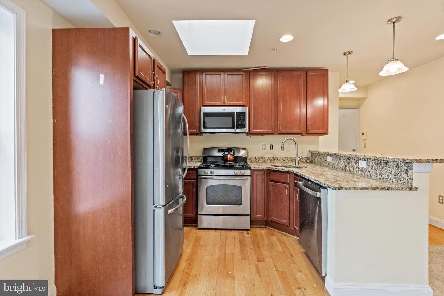 922 Madison Street NW #304 photo 3