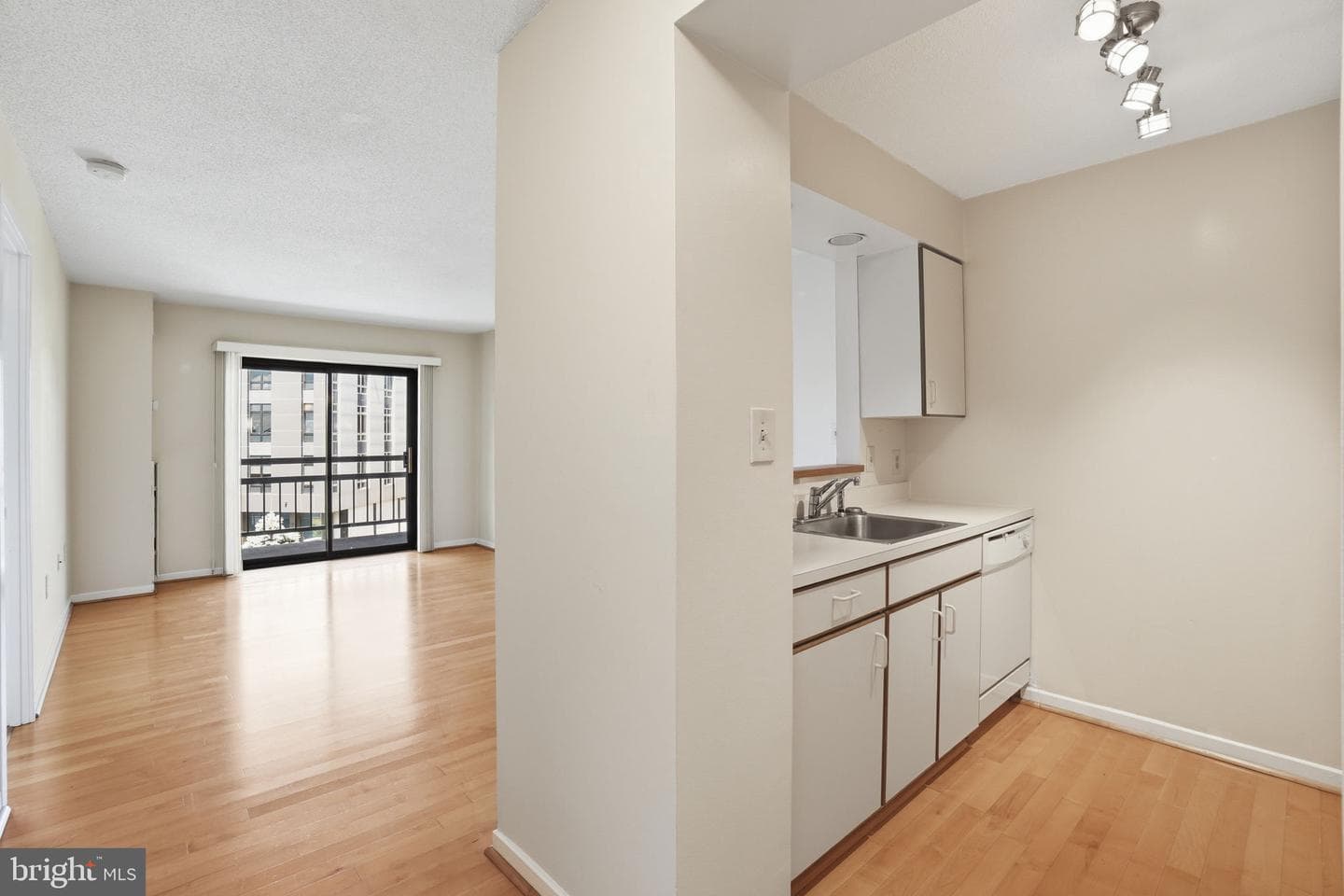 2111 Wisconsin Avenue NW #620 photo 4