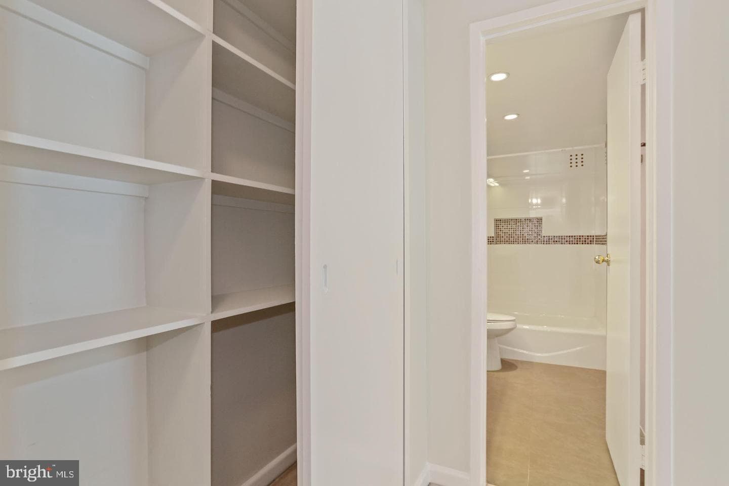 4201 Cathedral Avenue NW #215w photo 20