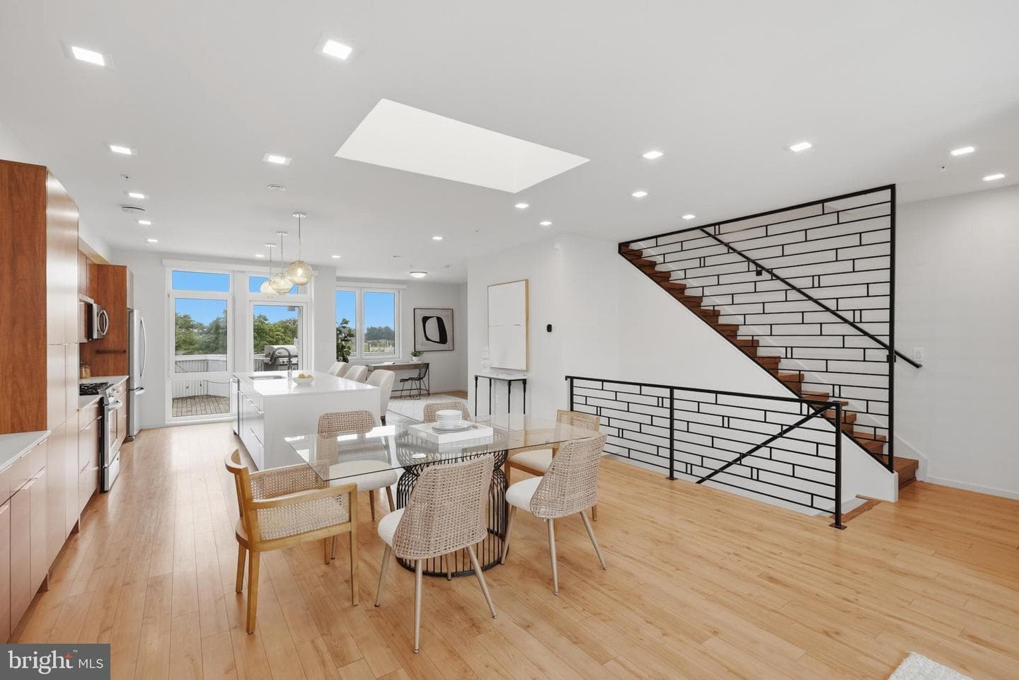 523 Montana Avenue NE #525a photo 15