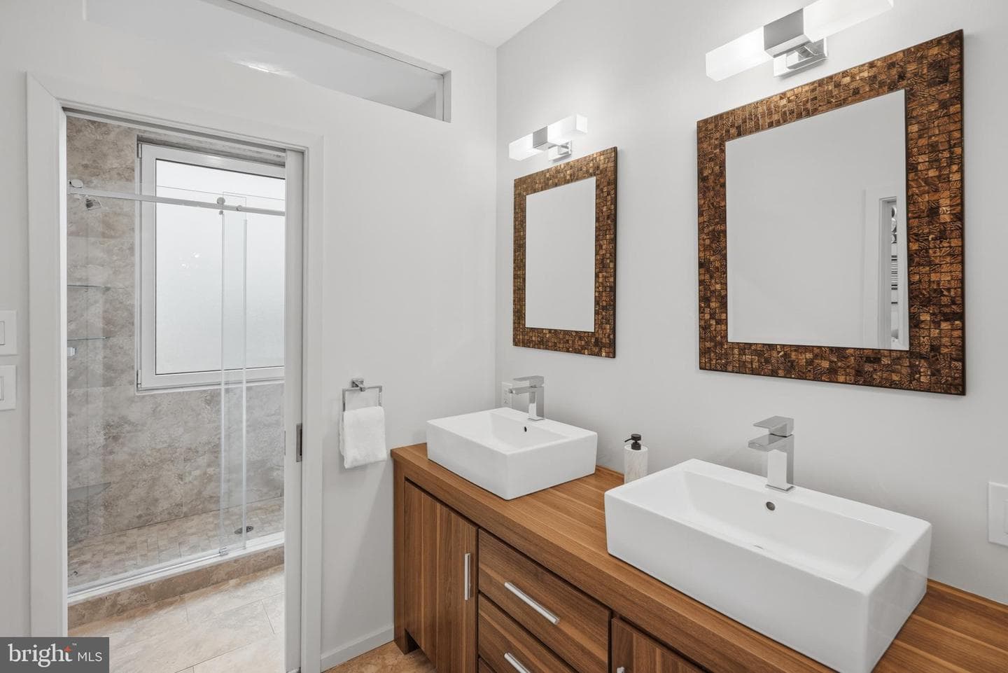 523 Montana Avenue NE #525a photo 27