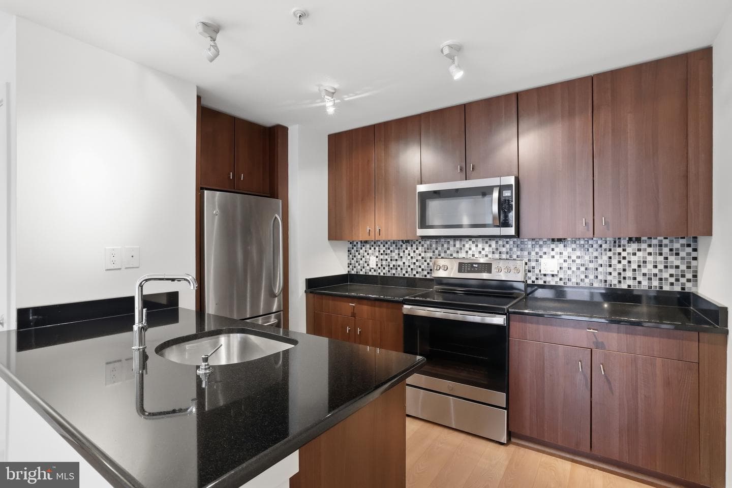 1423 Newton Street NW #303 photo 8