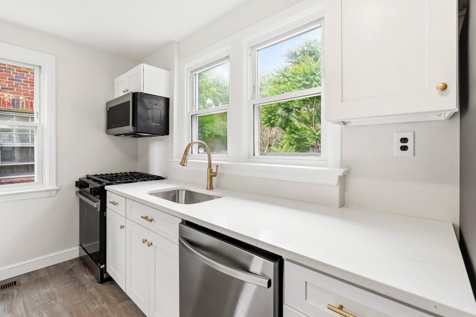 1115 42nd Street NE photo 5