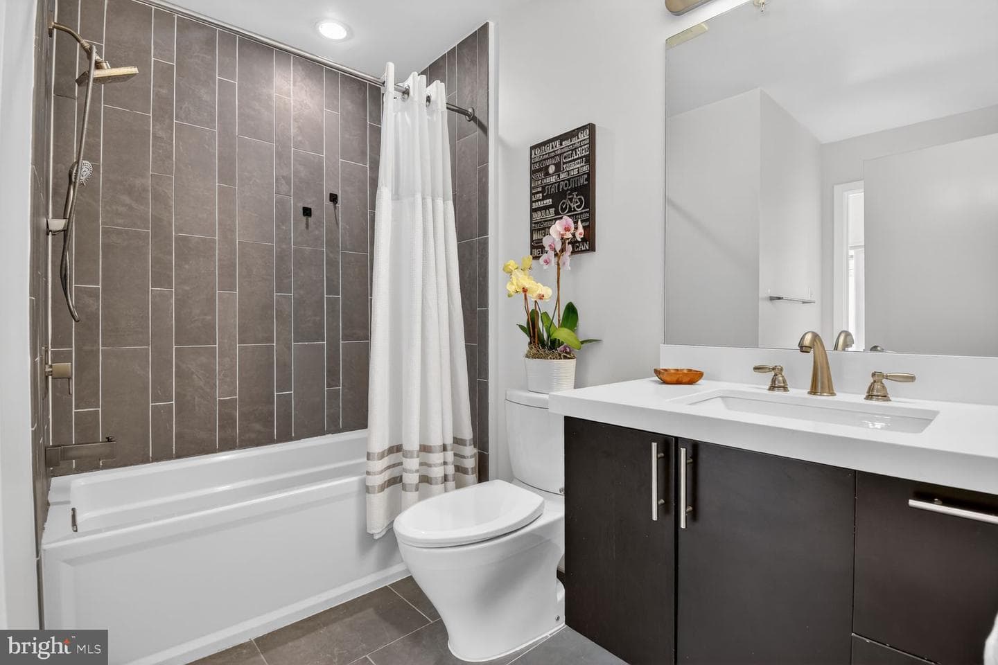 1443 Chapin Street NW #403 photo 14