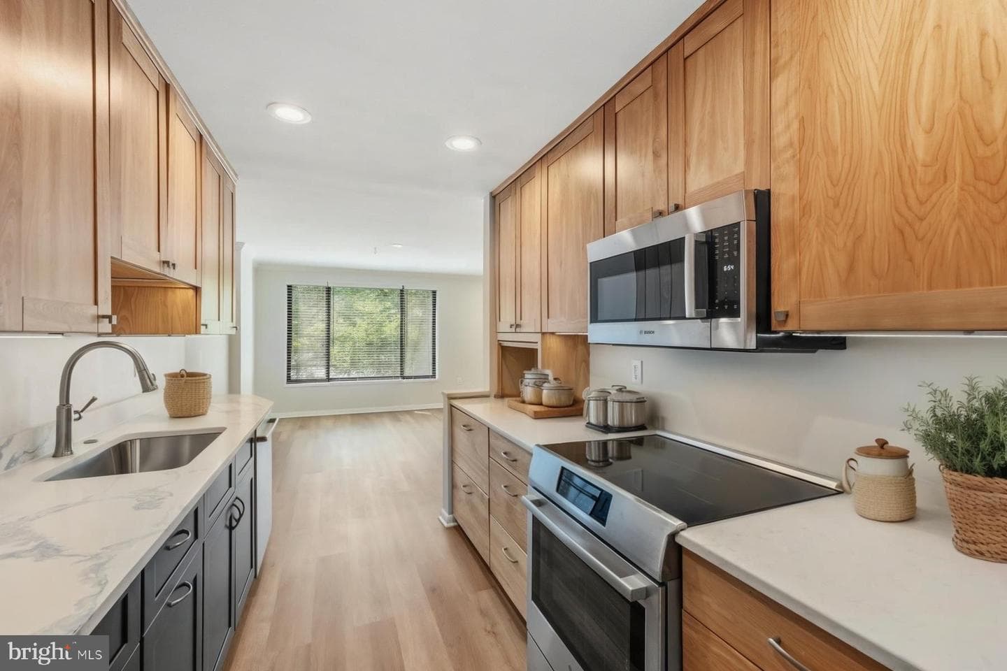 2501 Calvert Street NW #310 photo 2