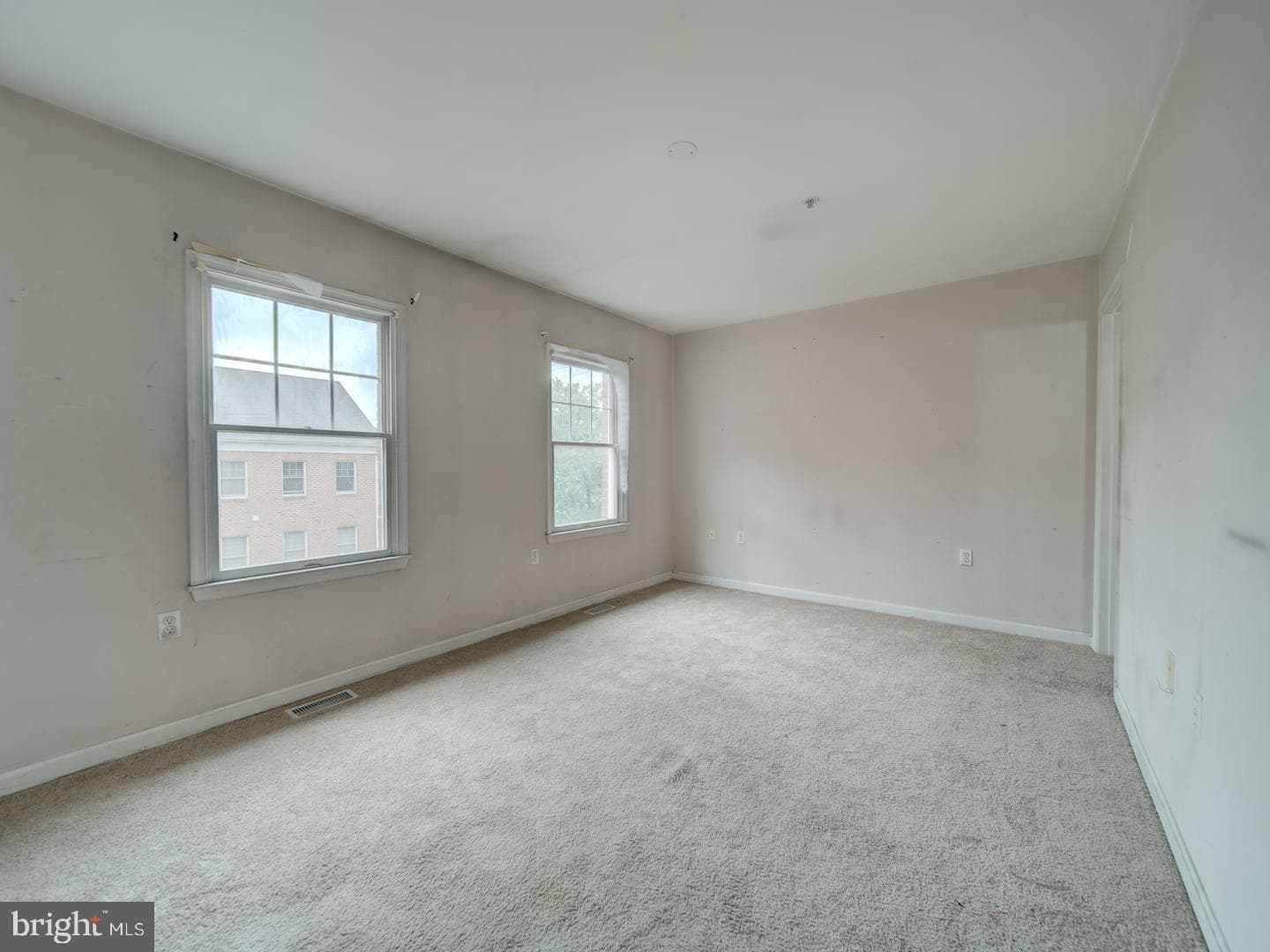 881-A Barnaby Street SE photo 27