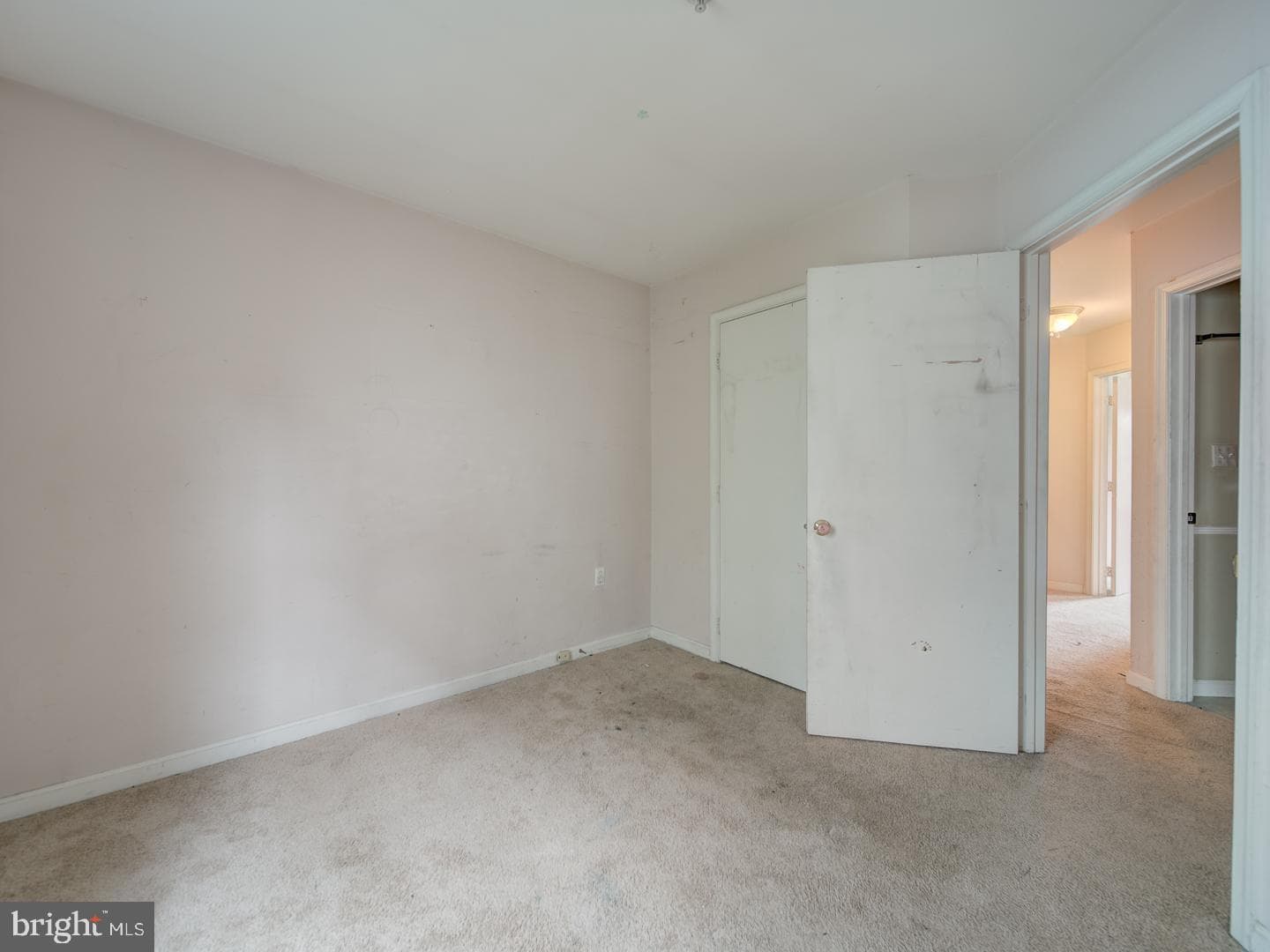 881-A Barnaby Street SE photo 42