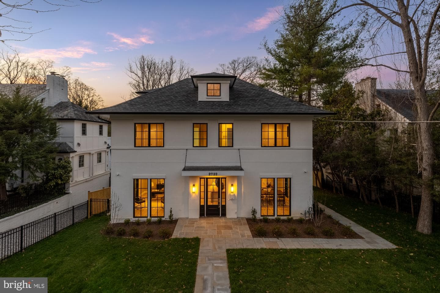 2733 Chesapeake Street NW photo 62