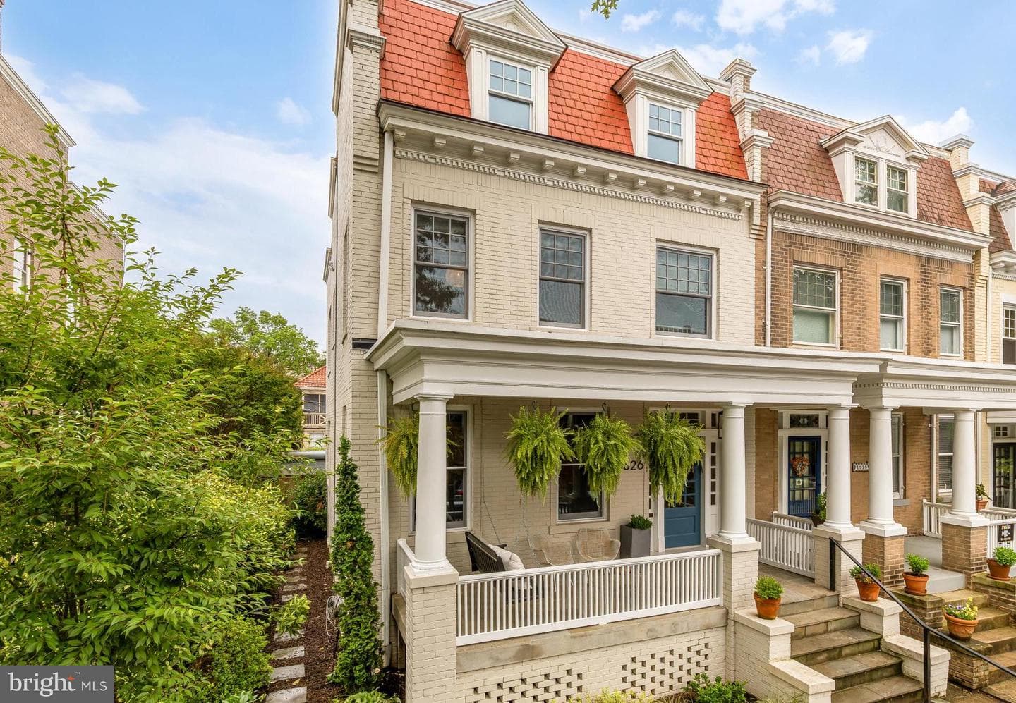 1626 Hobart Street NW photo 2