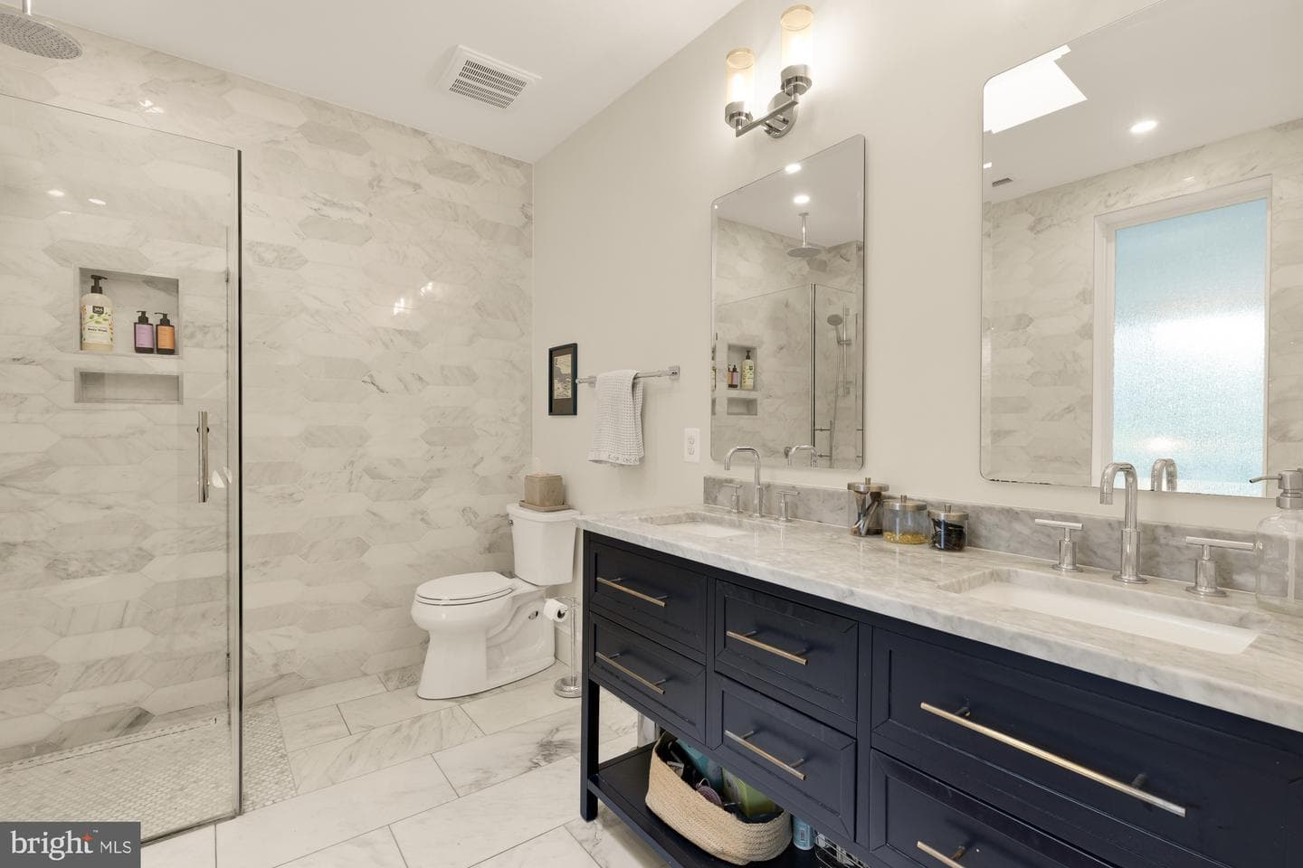 1626 Hobart Street NW photo 31