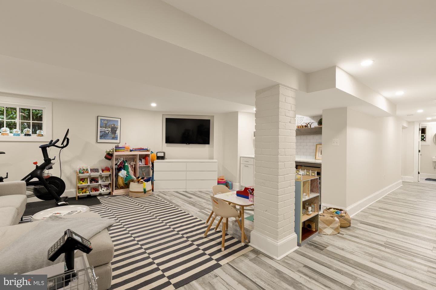1626 Hobart Street NW photo 48
