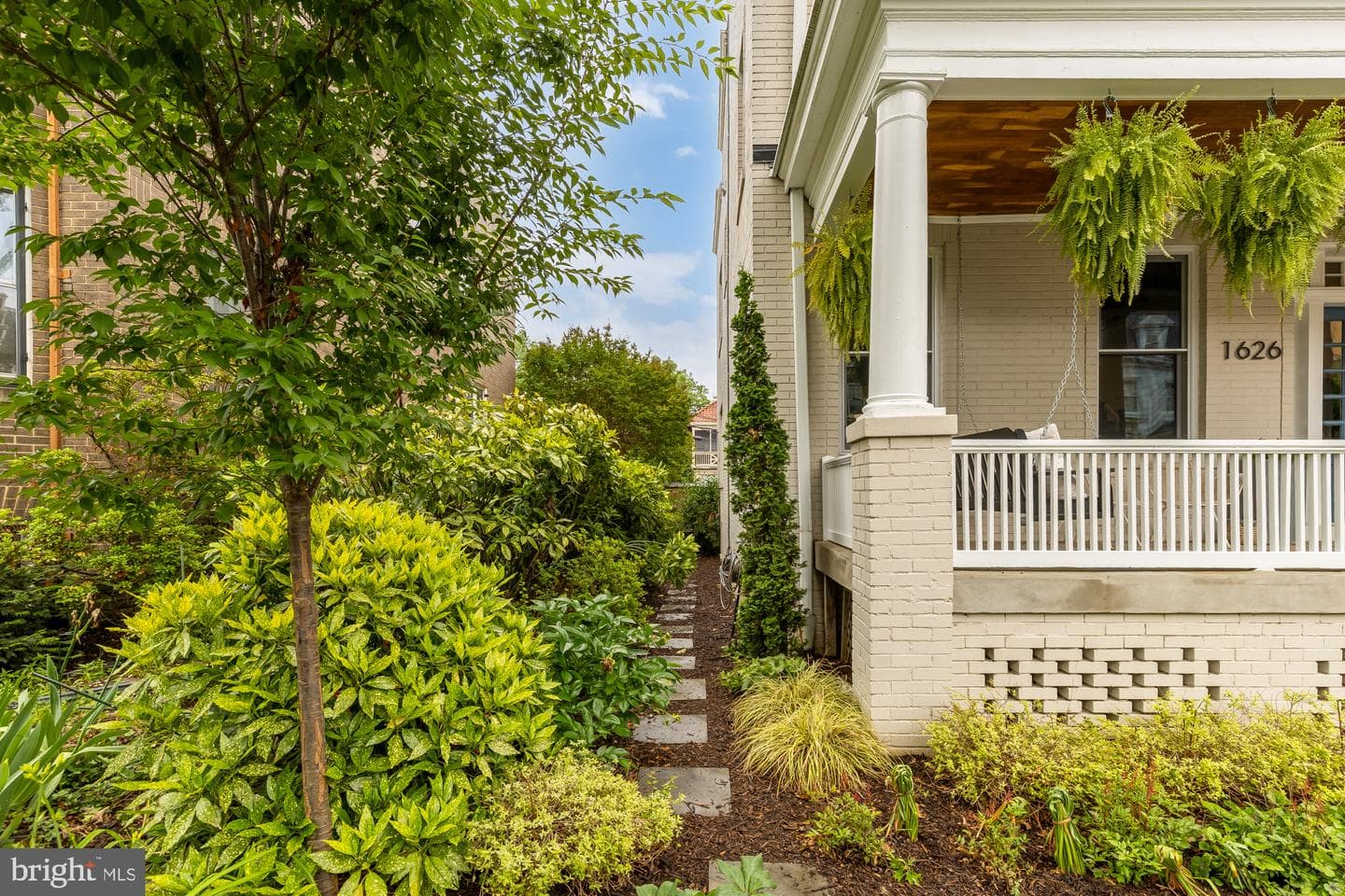 1626 Hobart Street NW photo 6