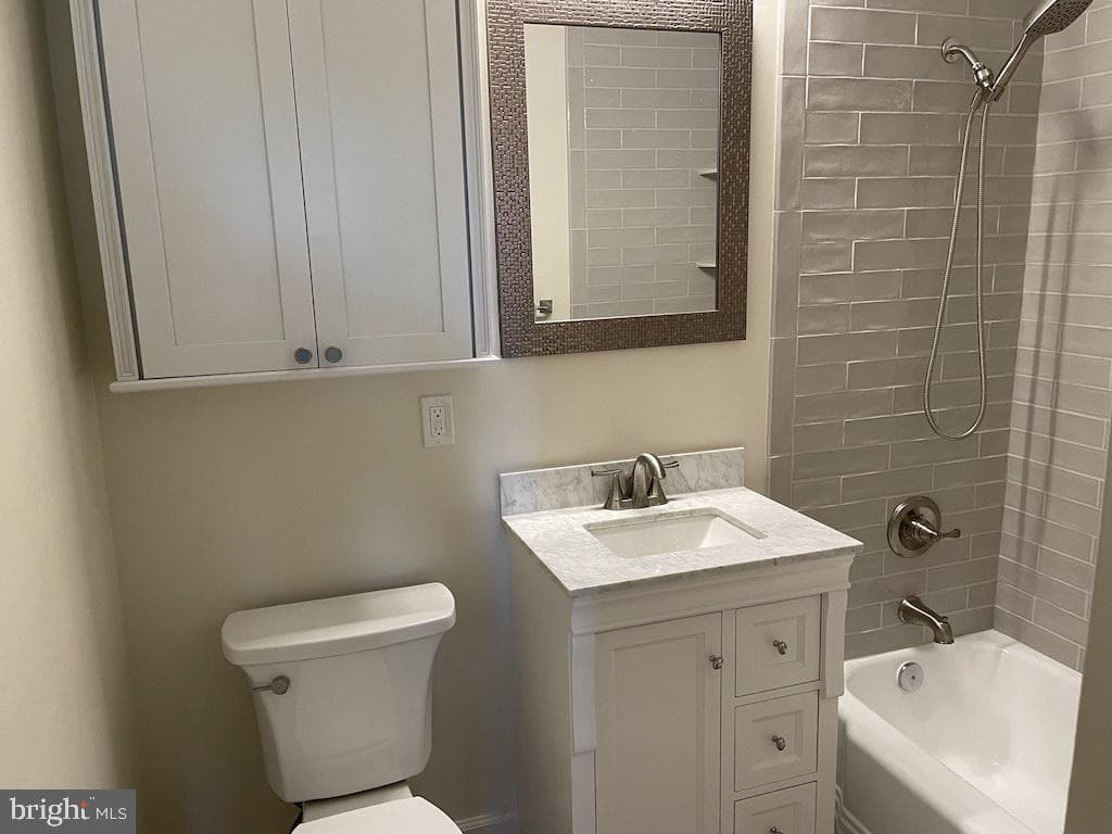 4000 Tunlaw Road NW #516 photo 8