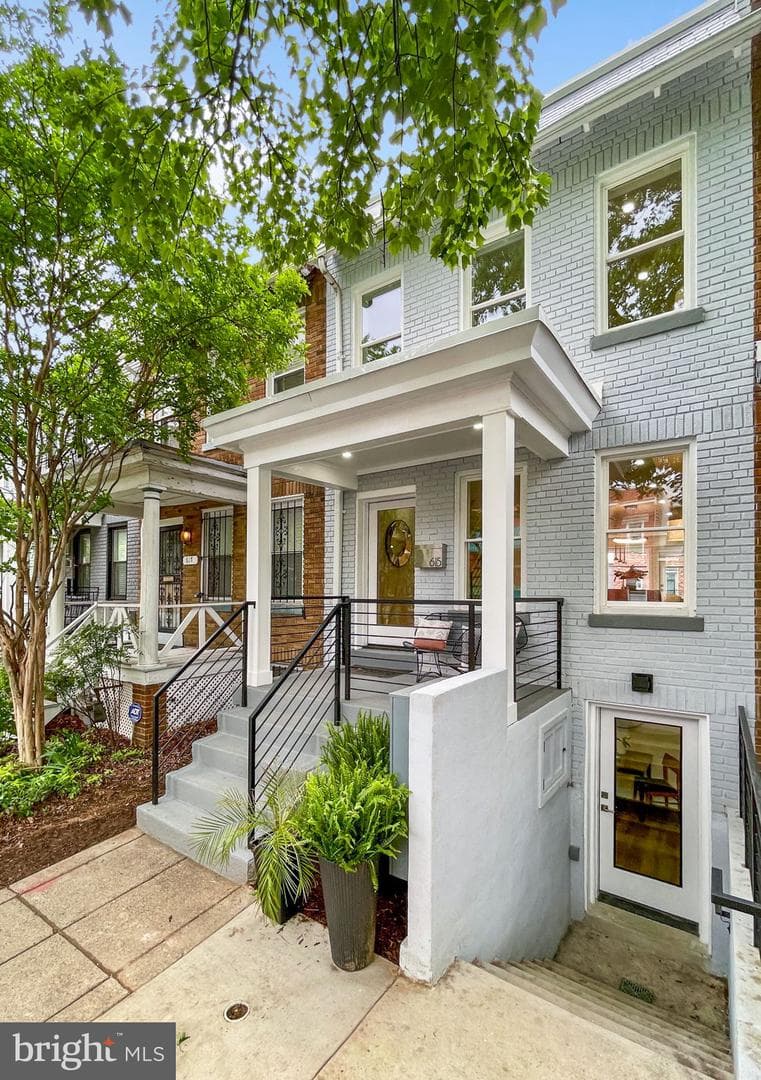 615 Morton Place NE, Washington