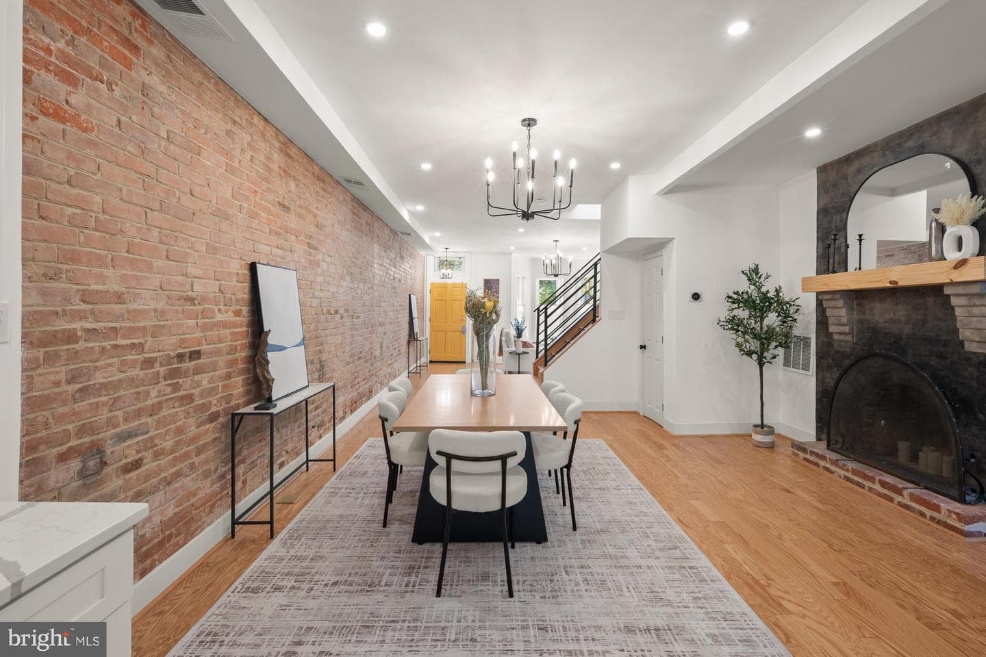 16 Q Street NE photo 8