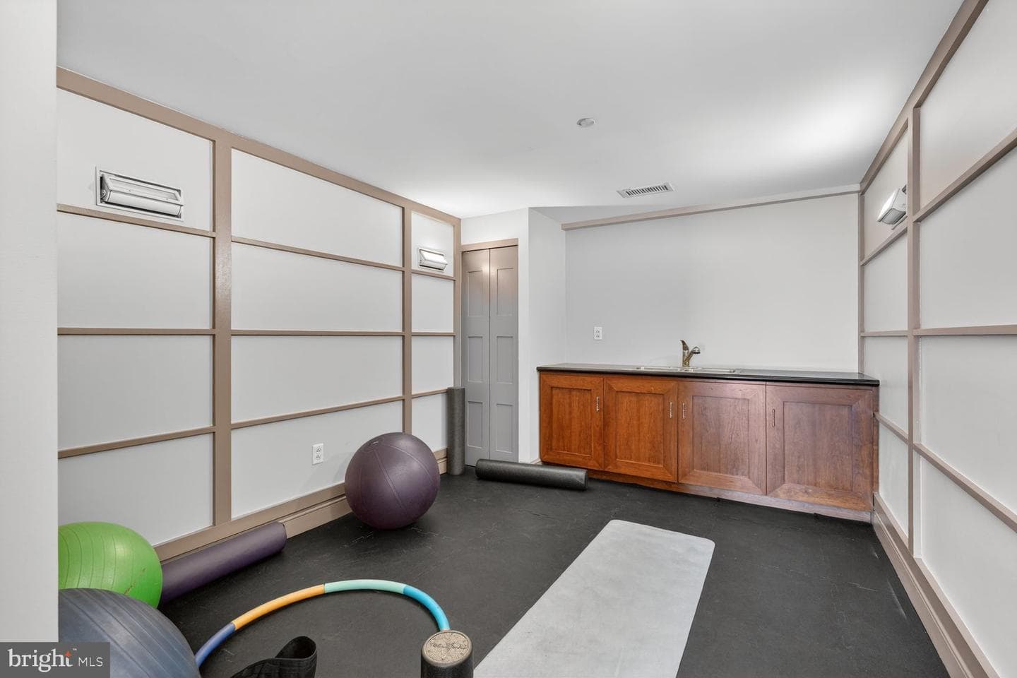 777 7th Street NW #1119 photo 33