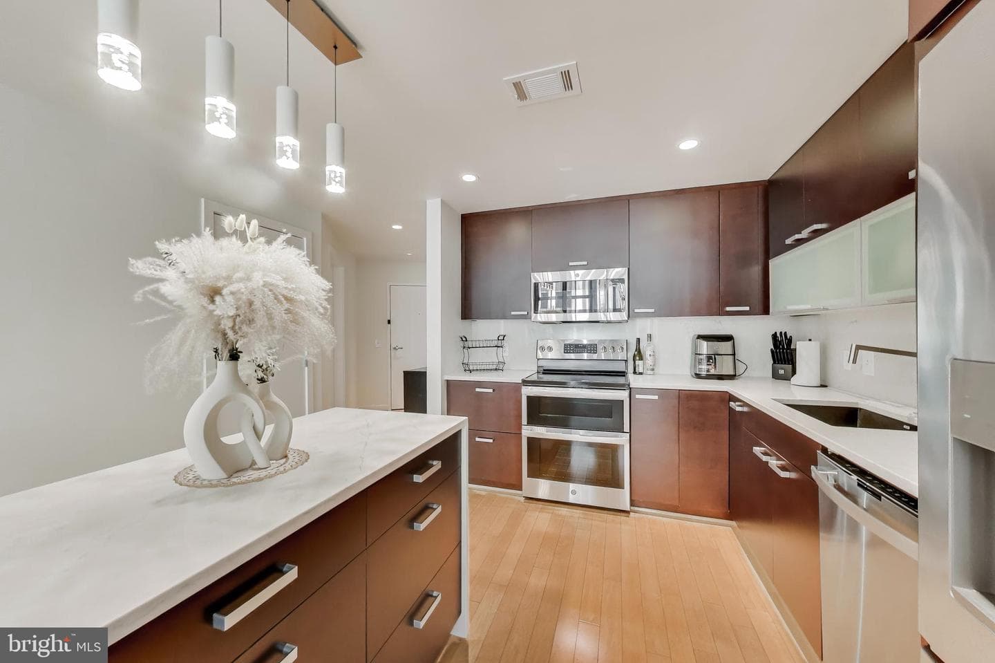 1010 Massachusetts Avenue NW #805 photo 9