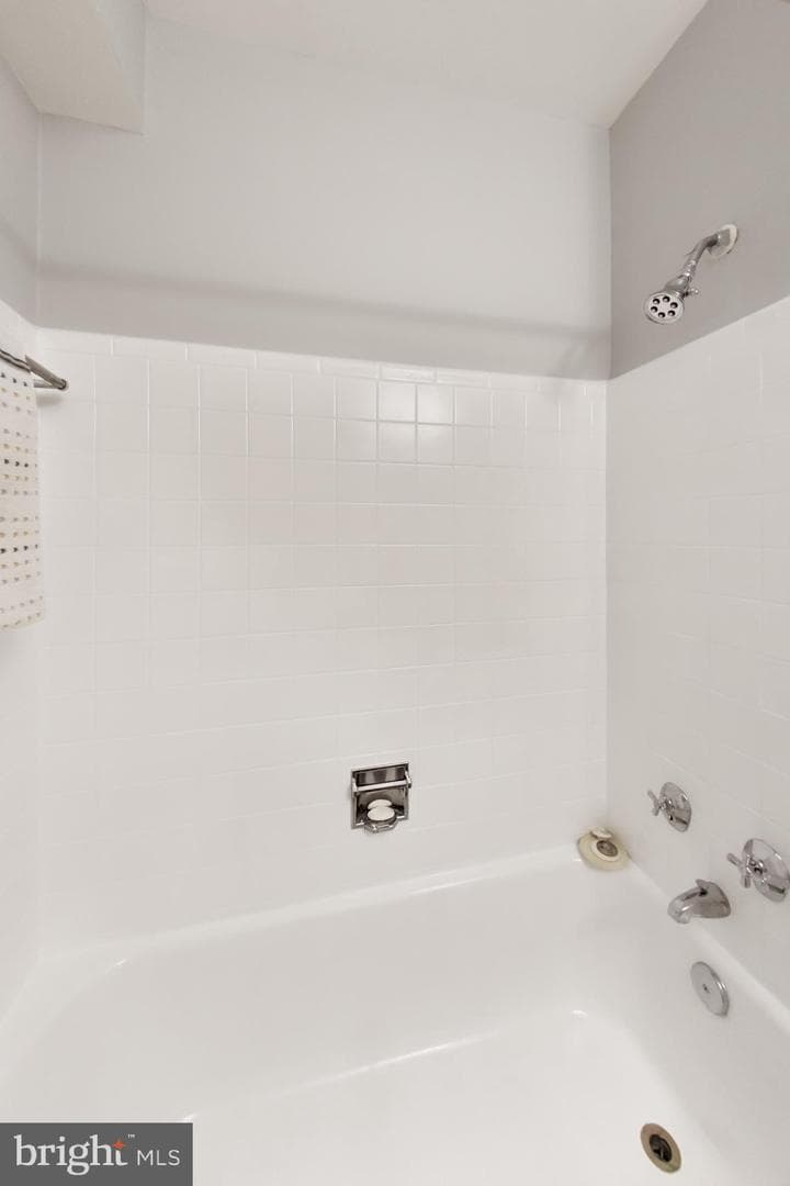 4301 Massachusetts Avenue NW #5014 photo 28
