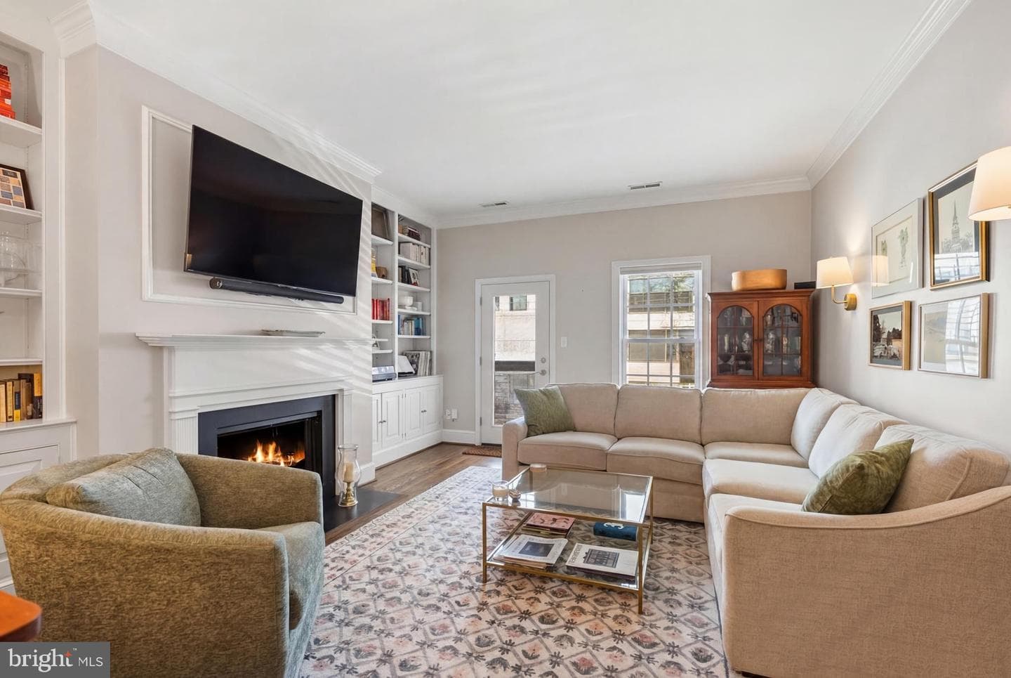 2011 Hillyer Place NW photo 5