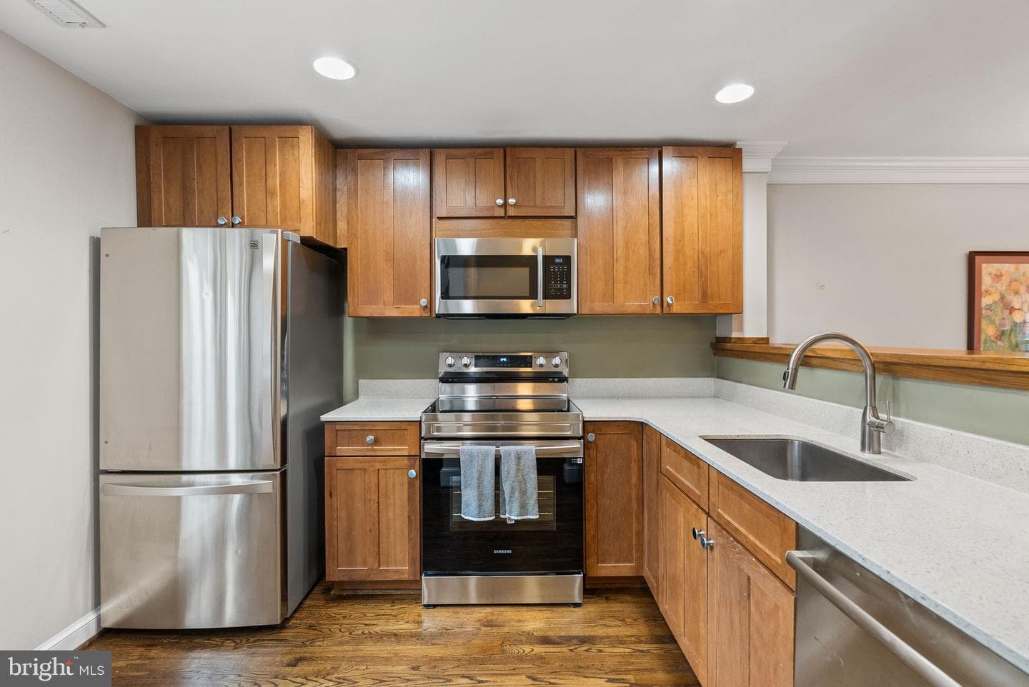 2011 Hillyer Place NW photo 8