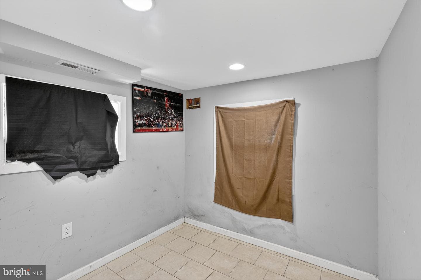 627 Atlantic Street SE photo 24