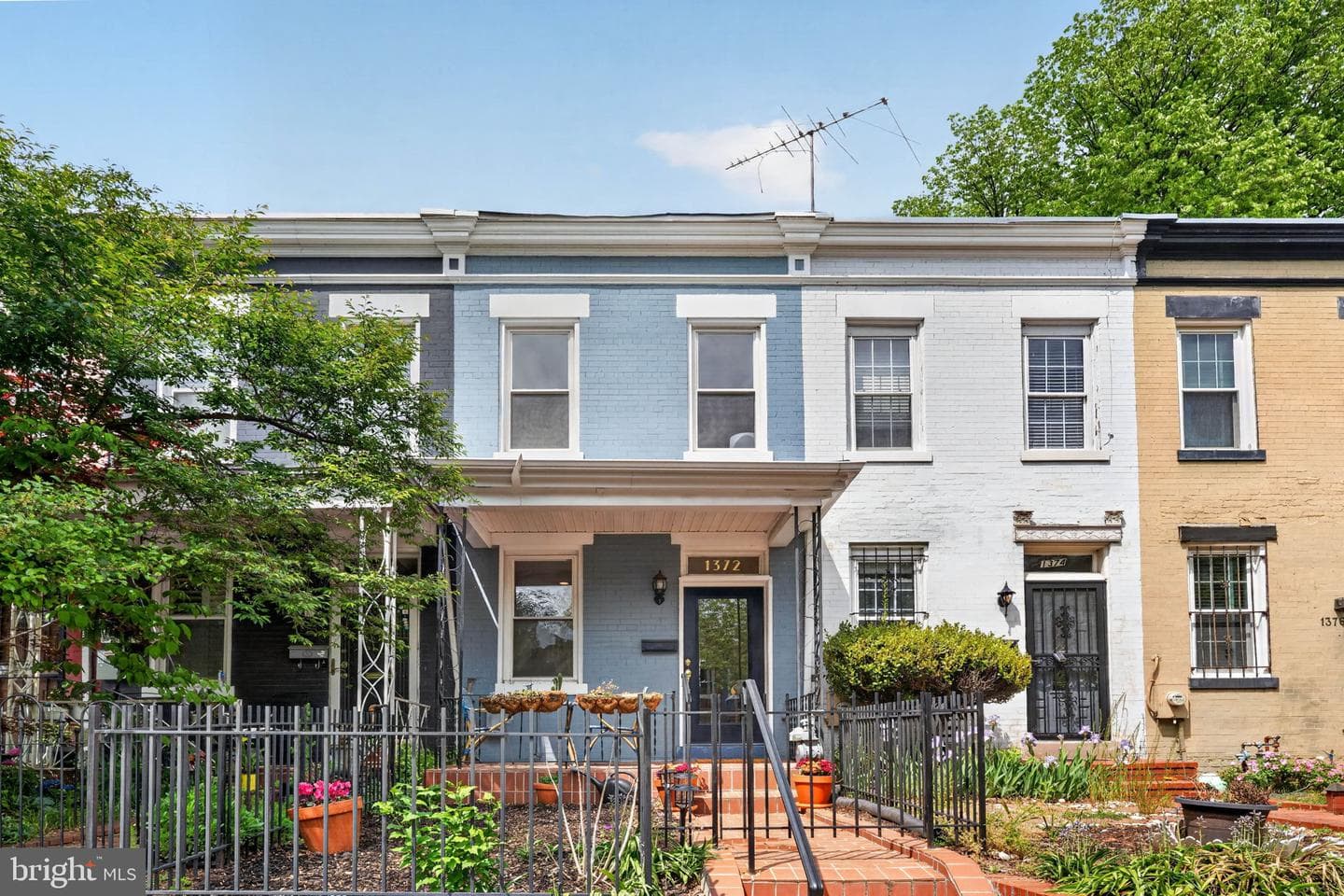 1372 C Street NE photo 3