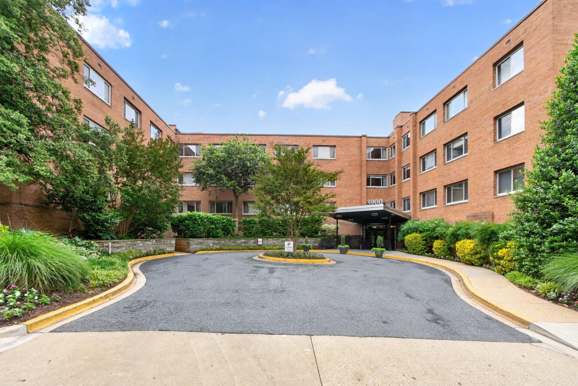 3900 Tunlaw Road NW #304 photo 28