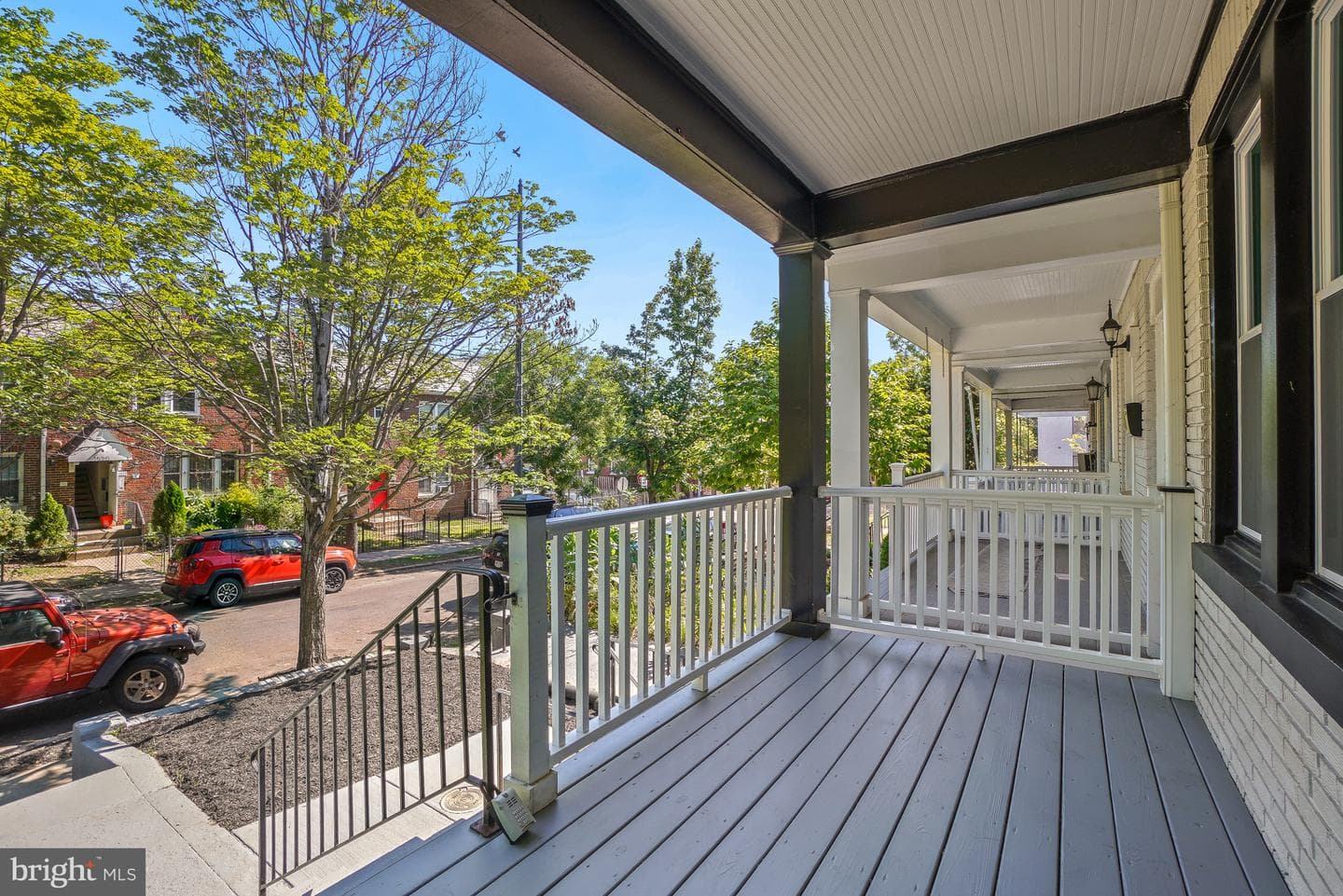 1529 Isherwood Street NE photo 3