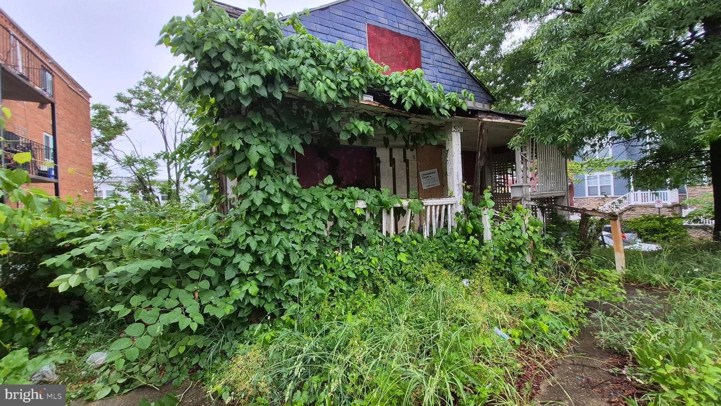 5101 F Street SE, Washington