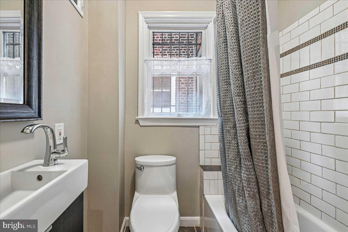 1261 Morse Street NE photo 18
