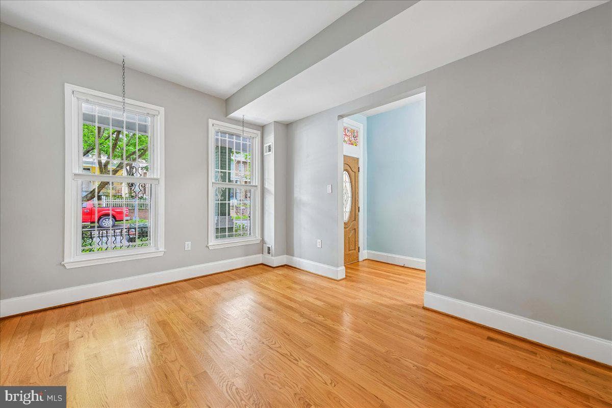 1261 Morse Street NE photo 8