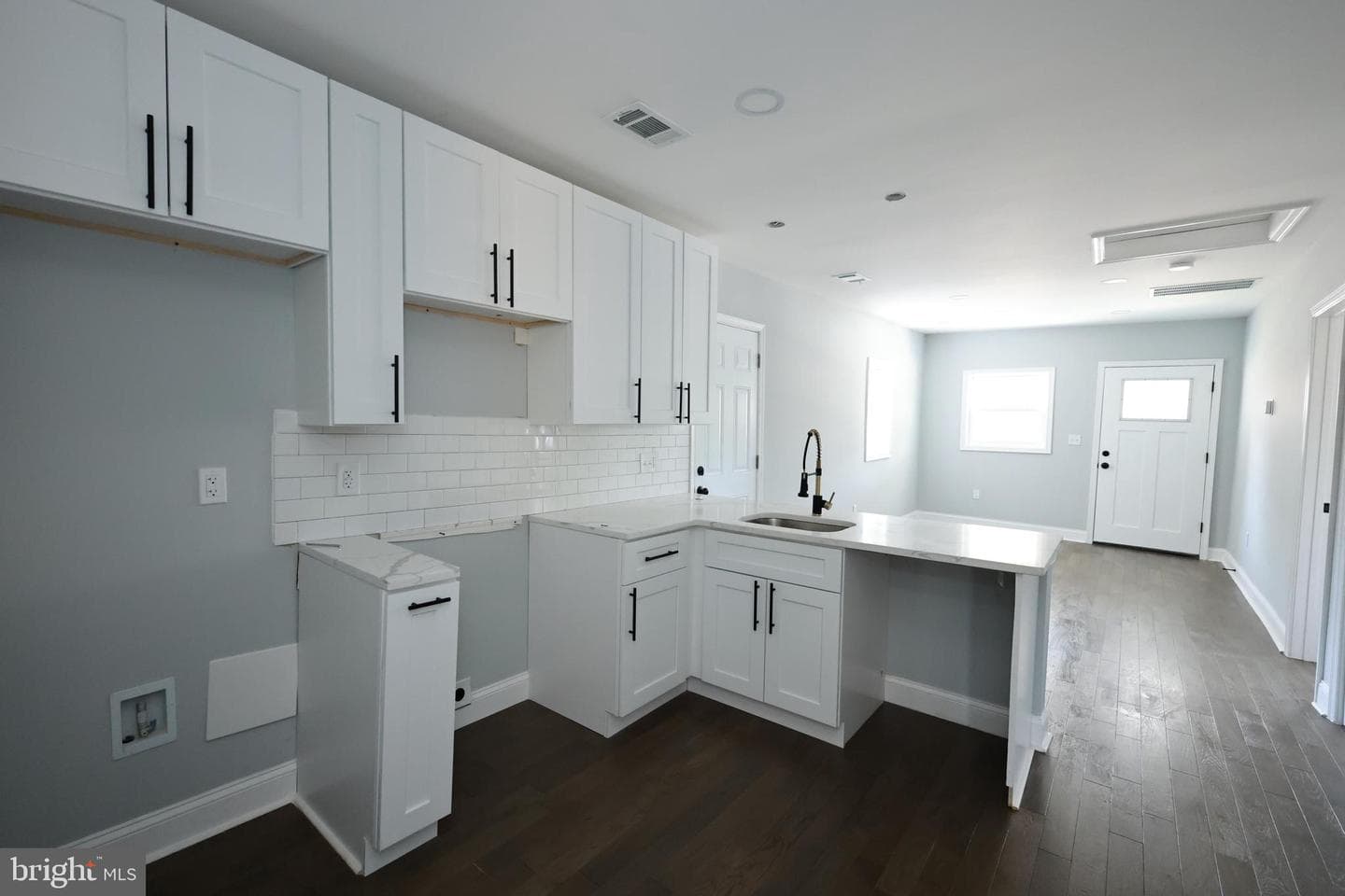 5100 Queens Stroll Place SE photo 18