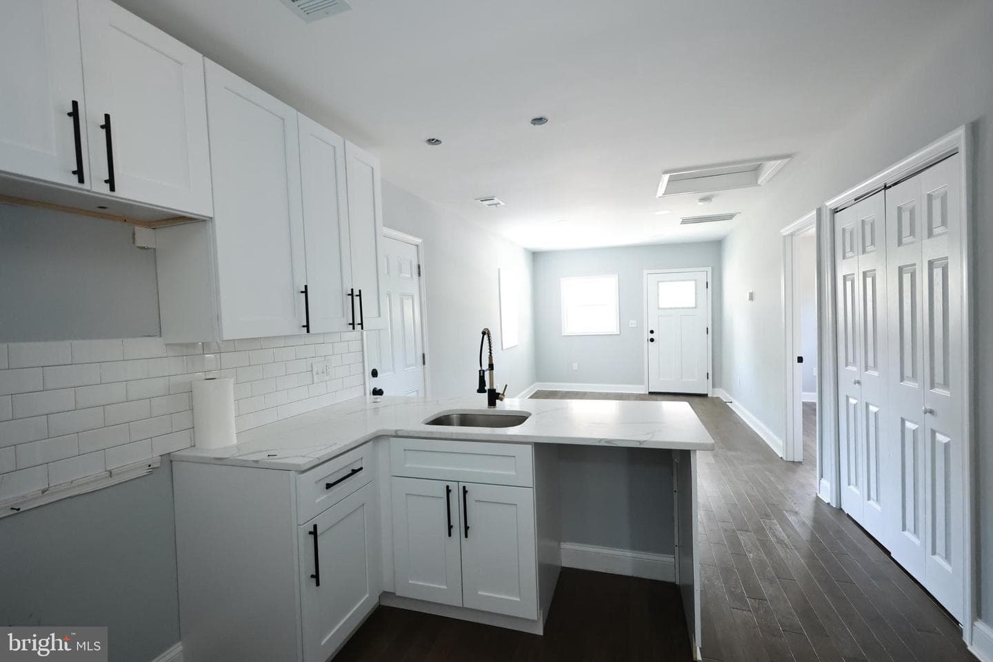 5100 Queens Stroll Place SE photo 20