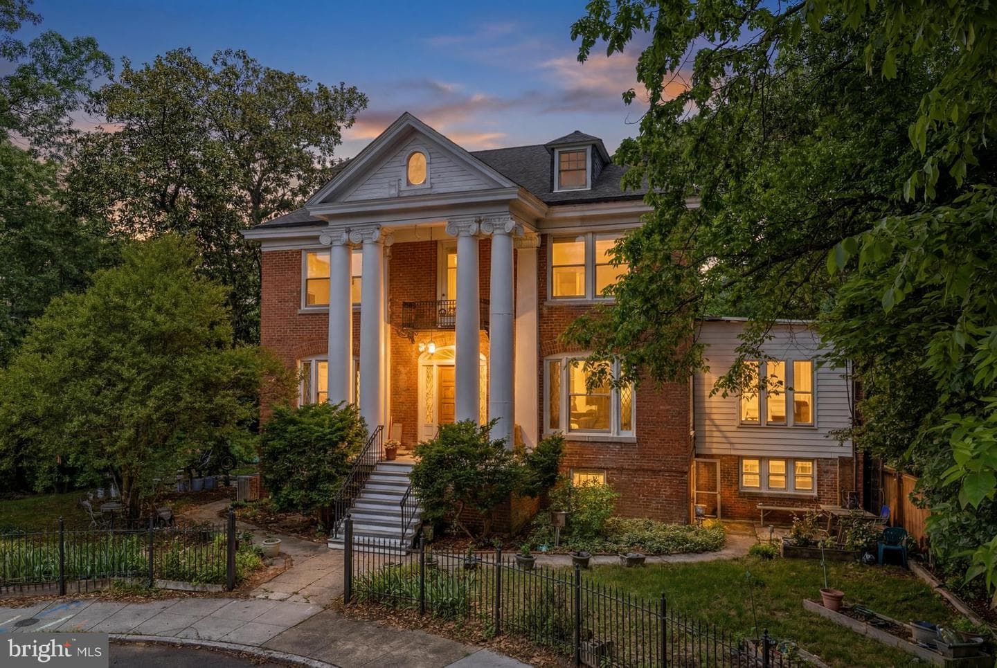 3446 Oakwood Terrace NW, Washington