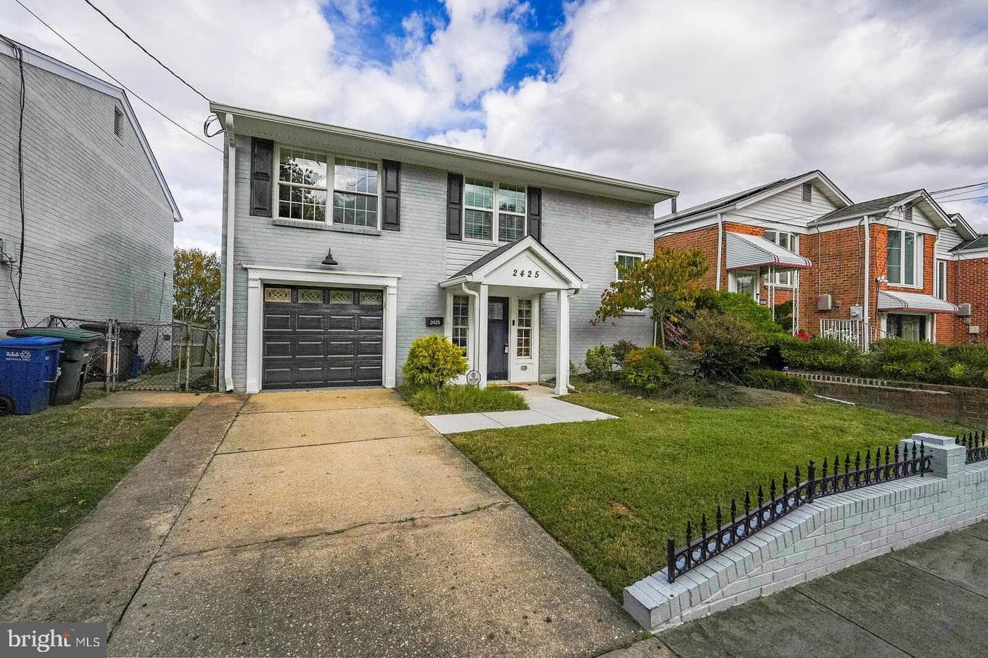 2425 Skyland Place SE photo 3