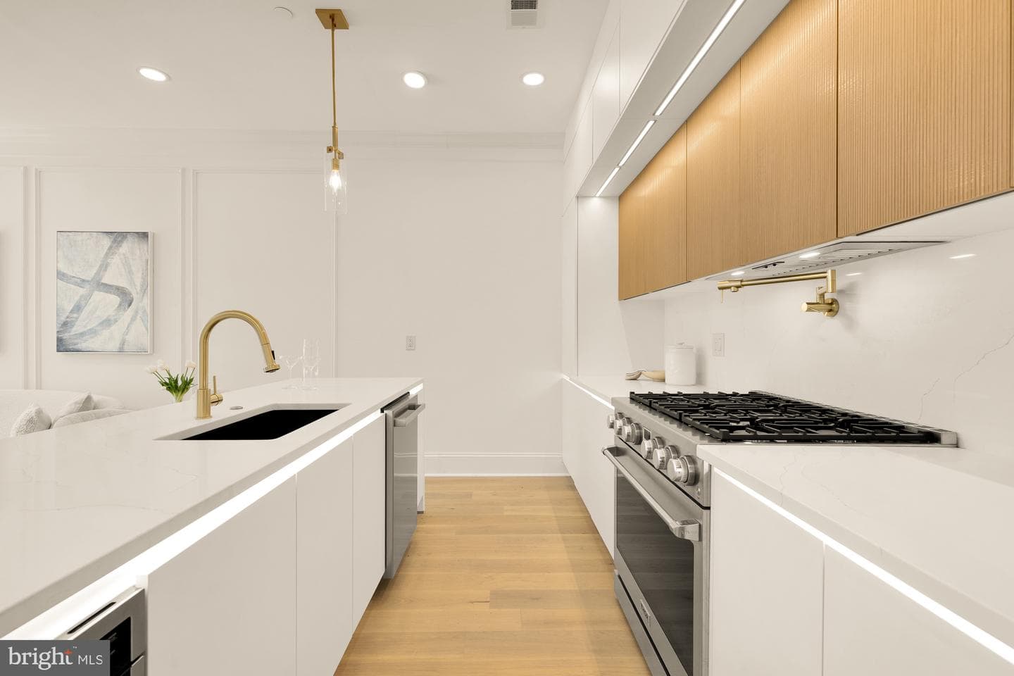 733 Euclid Street NW #104 photo 15