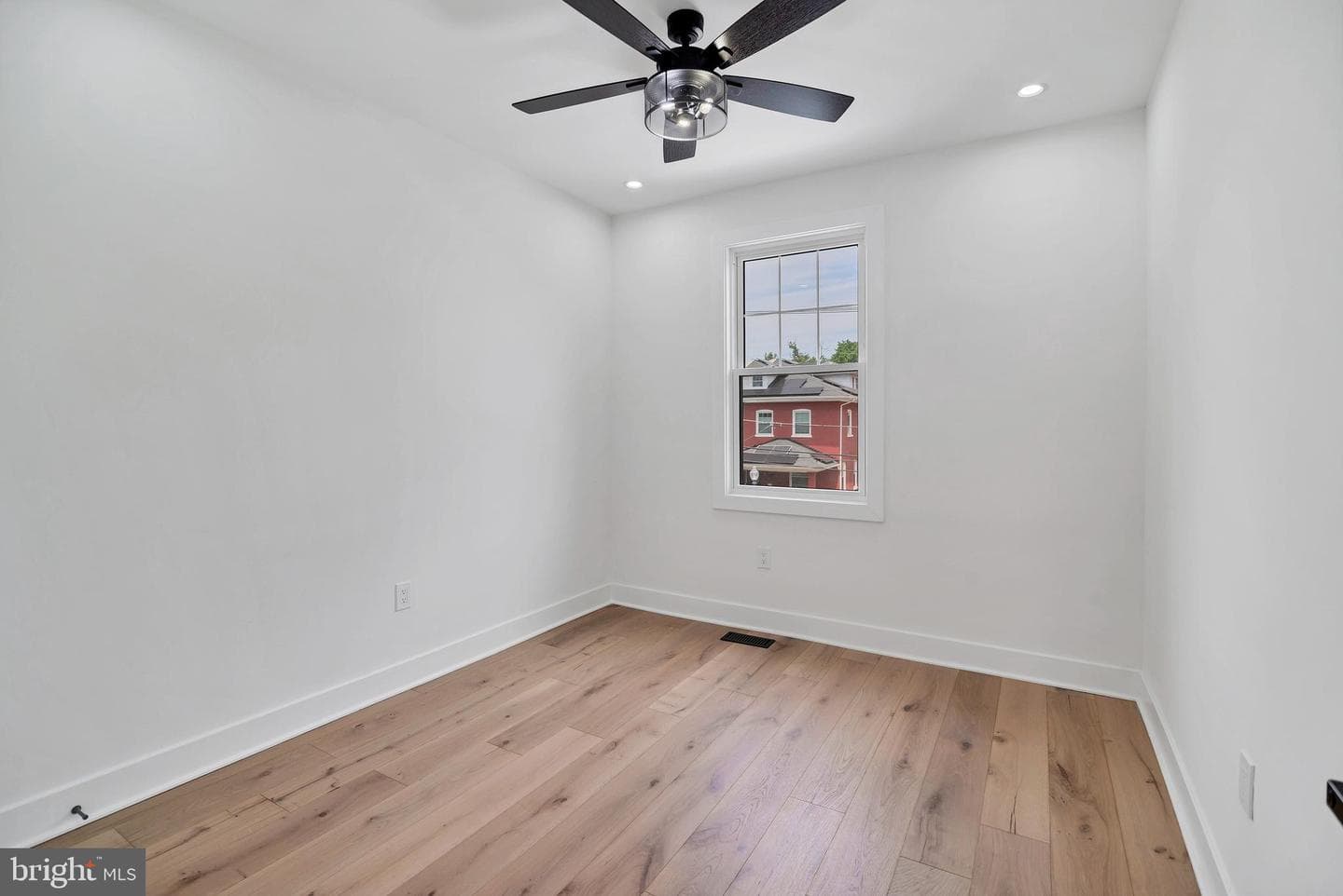518 Randolph Street NW photo 28