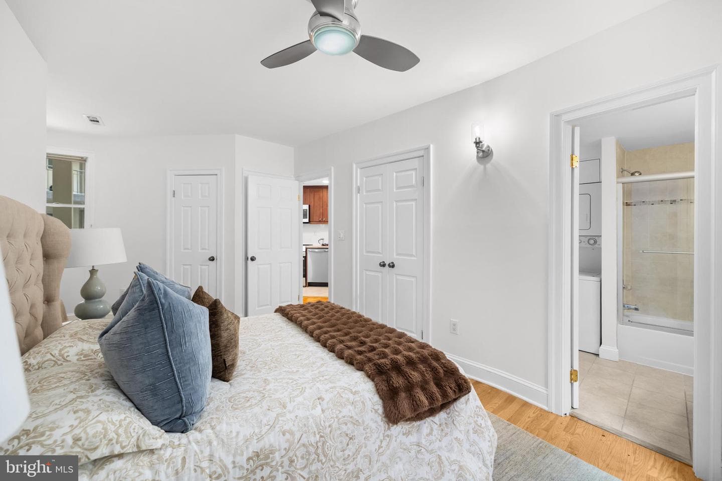 350 9th Street SE #15 photo 14