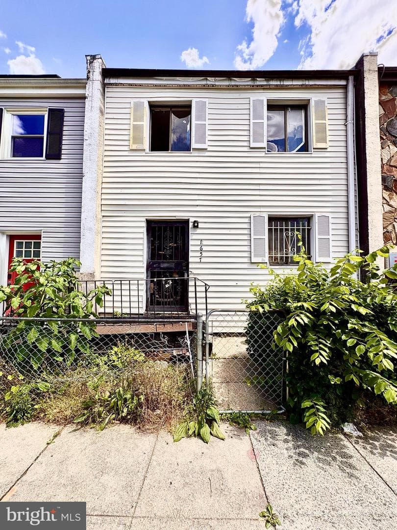 1657 11th Place NE, Washington
