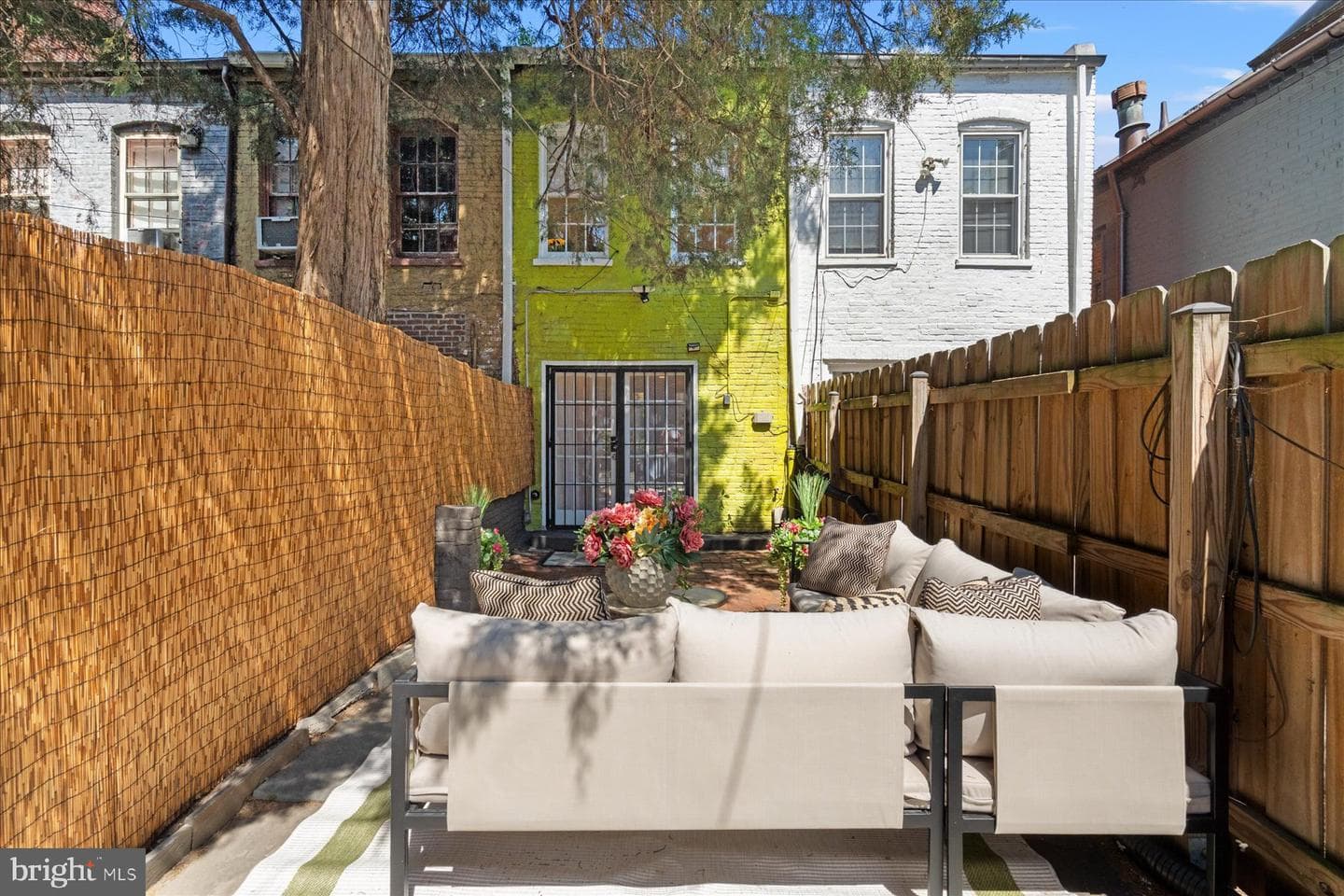 1062 Thomas Jefferson Street NW photo 23