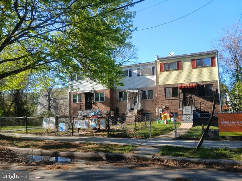 5814 Clay Street NE, Washington