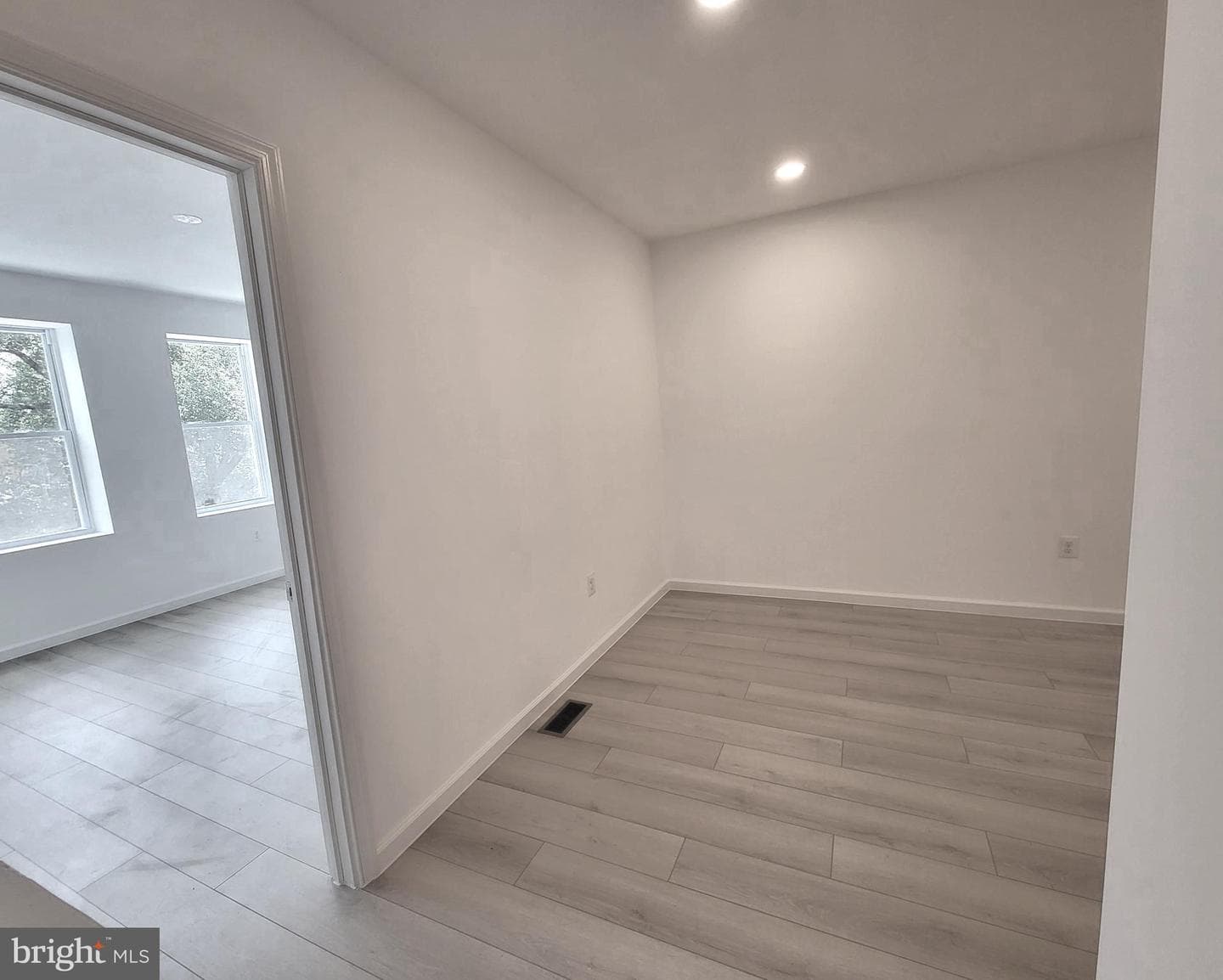 562 24th Street NE photo 12
