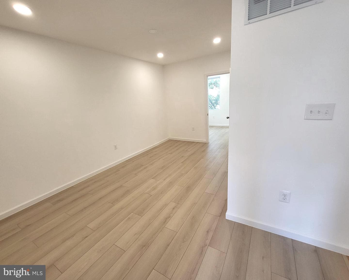 562 24th Street NE photo 15