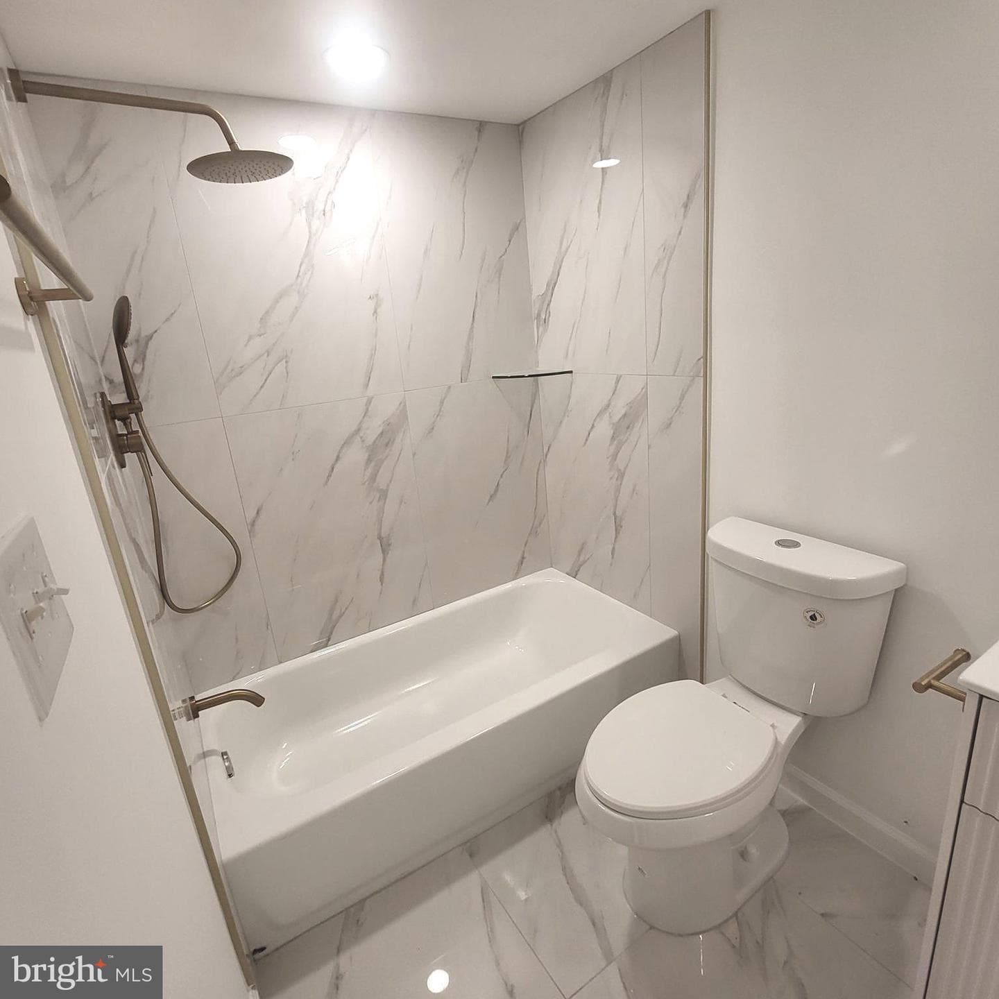 562 24th Street NE photo 32